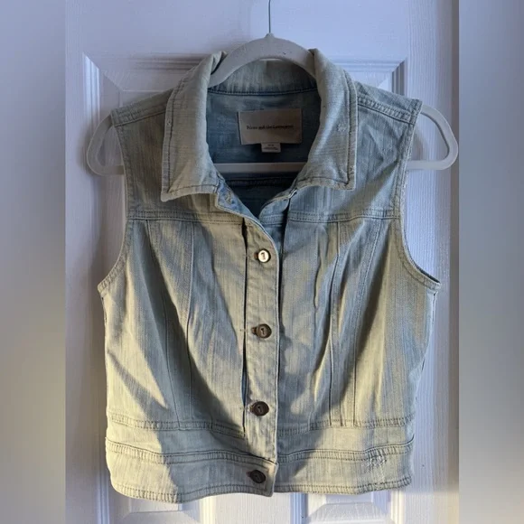 Denim Vest S to M deer 🦌 skull rose 🌹 appliqué embroidered light wash blue - Picture 6 of 14